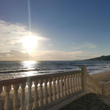 Atico Fresco Y Luminoso Con Aparcamiento Privado Apartment เนร์คา ภายนอก รูปภาพ