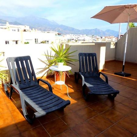 Atico Fresco Y Luminoso Con Aparcamiento Privado Apartment เนร์คา ภายนอก รูปภาพ