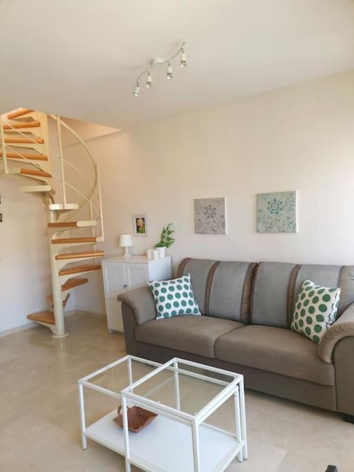 Atico Fresco Y Luminoso Con Aparcamiento Privado Apartment เนร์คา ภายนอก รูปภาพ