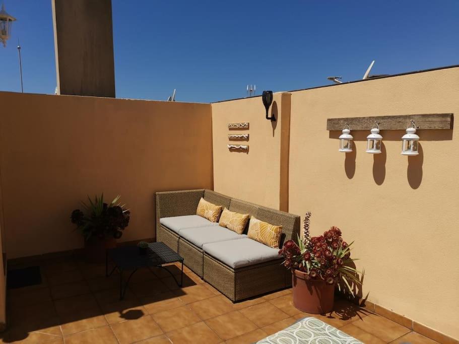 Atico Fresco Y Luminoso Con Aparcamiento Privado Apartment เนร์คา ภายนอก รูปภาพ