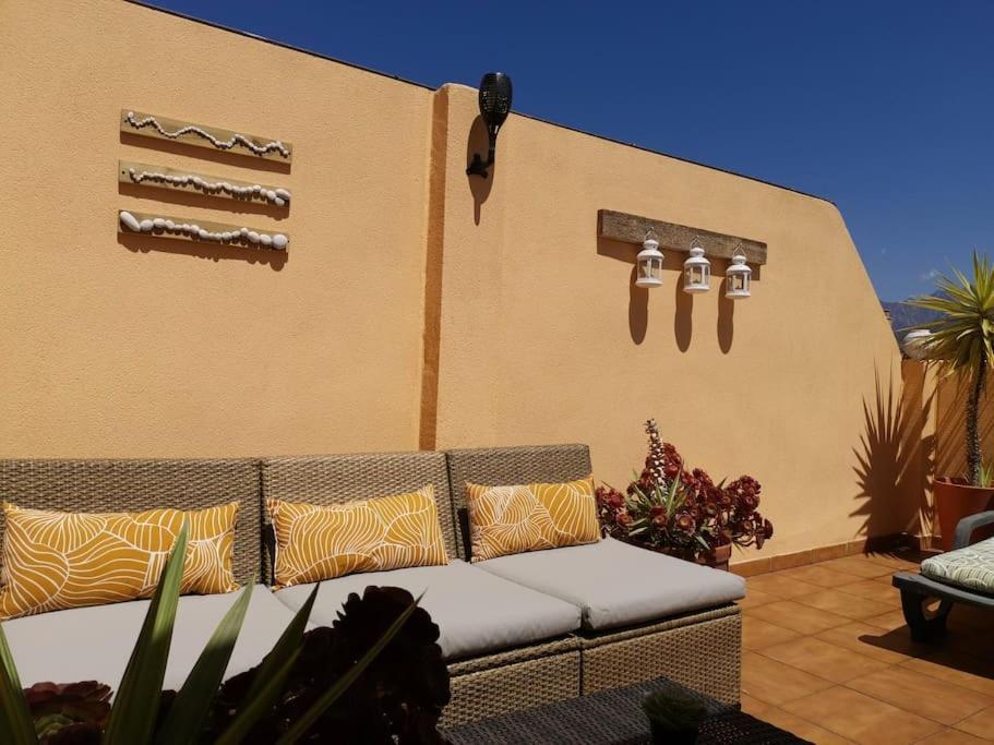 Atico Fresco Y Luminoso Con Aparcamiento Privado Apartment เนร์คา ภายนอก รูปภาพ