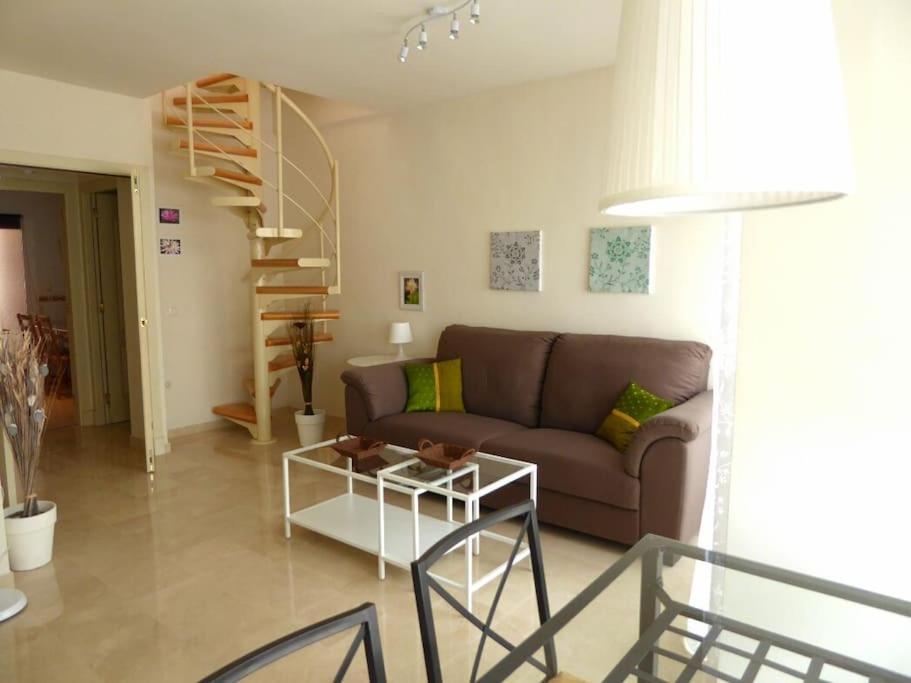 Atico Fresco Y Luminoso Con Aparcamiento Privado Apartment เนร์คา ภายนอก รูปภาพ